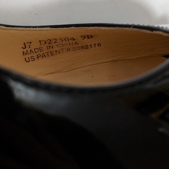 4/$25  Cole Haan patent leather pump 9B - Picture 6 of 13